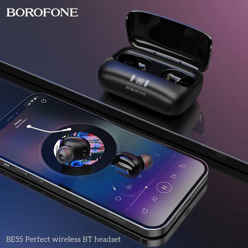 Estuche BOROFONE BE55 con pantalla LED cargando un teléfono