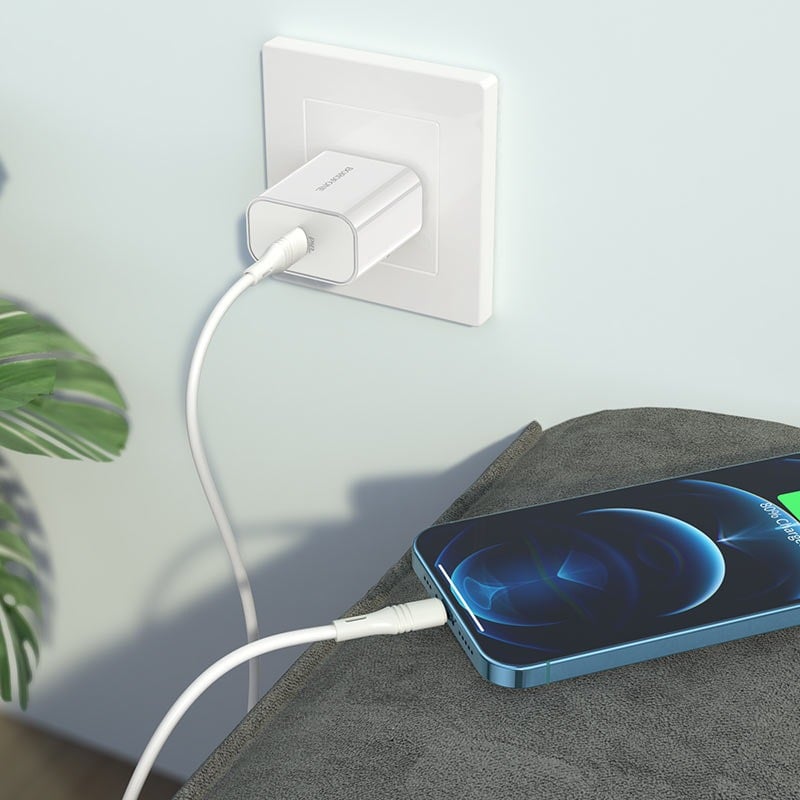Cargador BOROFONE BA81A PD 20W blanco