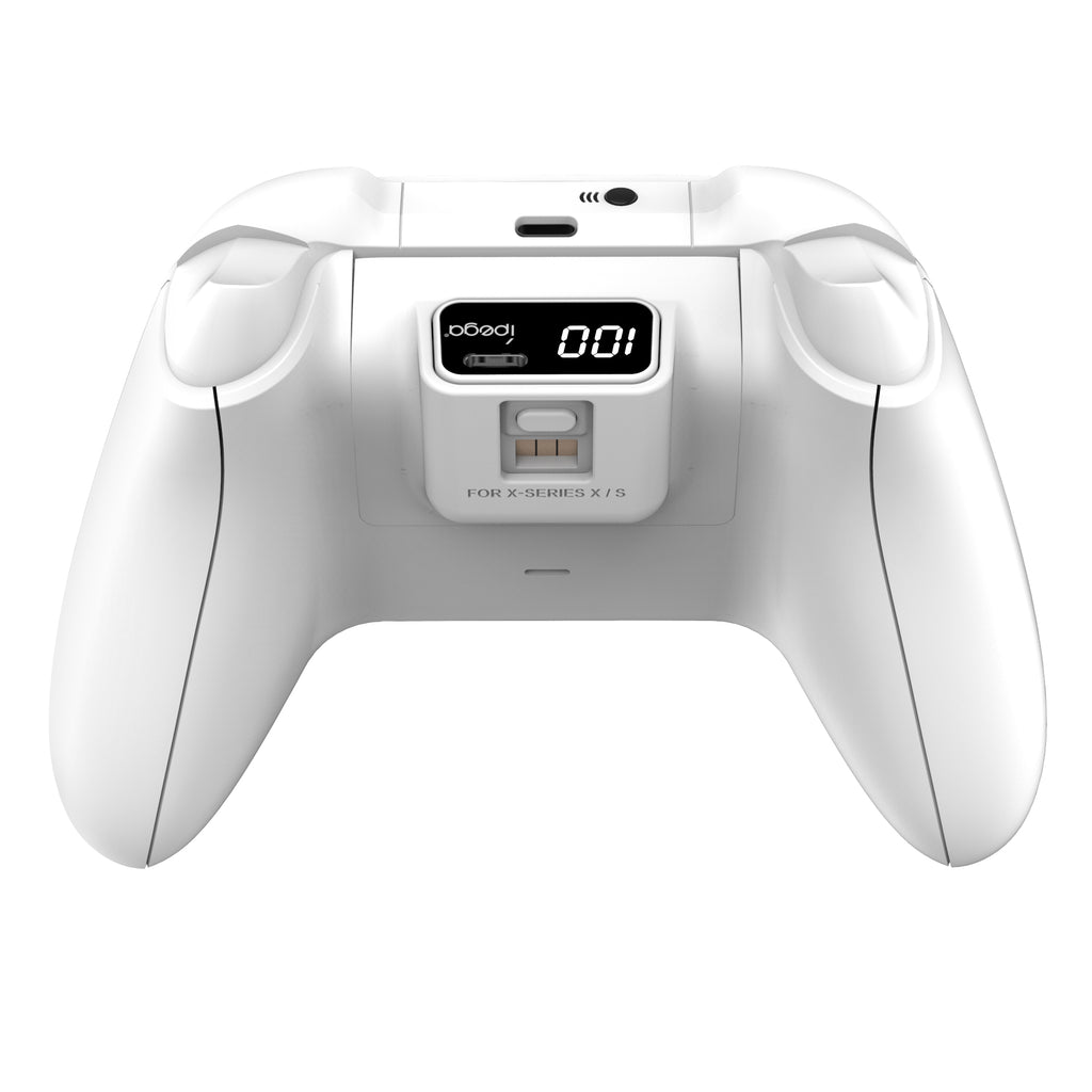 Vista trasera de control Xbox con batería recargable iPEGA PG-XBX030A instalada