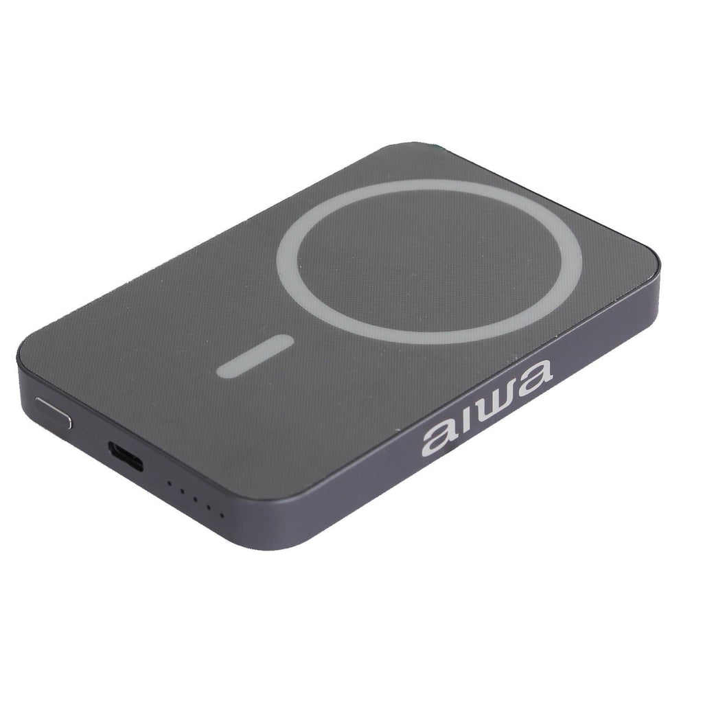 Power bank AIWA PAW-70 en ángulo mostrando su perfil ultradelgado