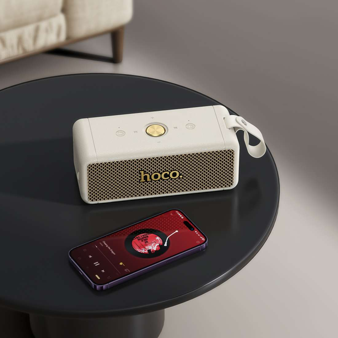 HOCO HT1 Pro blanco sobre una mesa de living