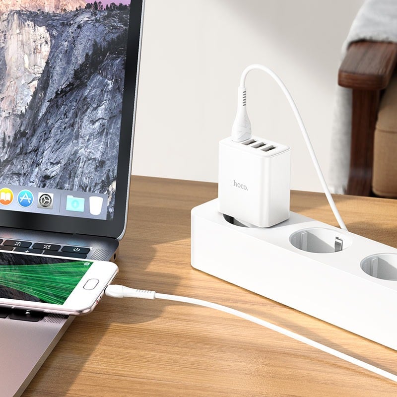 Cargador HOCO C102A de 4 puertos USB blanco