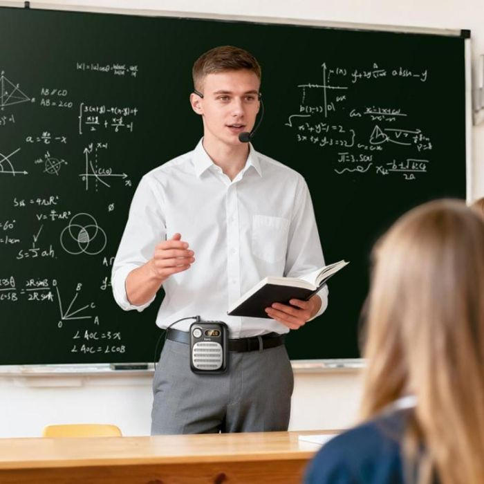 HOCO L23 Lemony usado como amplificador de voz en una sala de clases