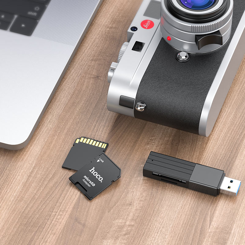 Adaptador HOCO HB22 usado para ampliar almacenamiento