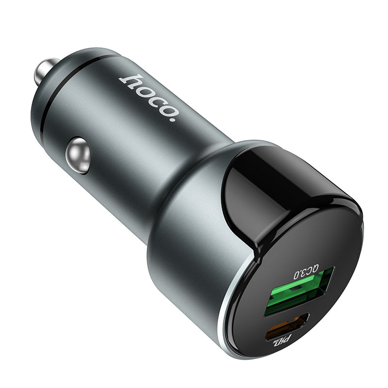 Puertos USB-C y USB-A del cargador HOCO Z42 Light Road